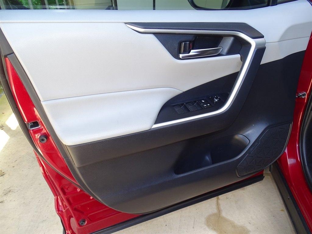 Toyota RAV4 XLE 2020