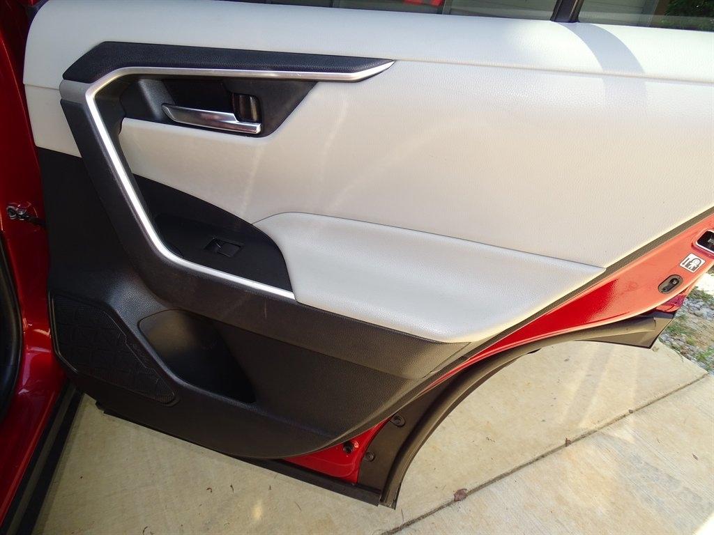 Toyota RAV4 XLE 2020