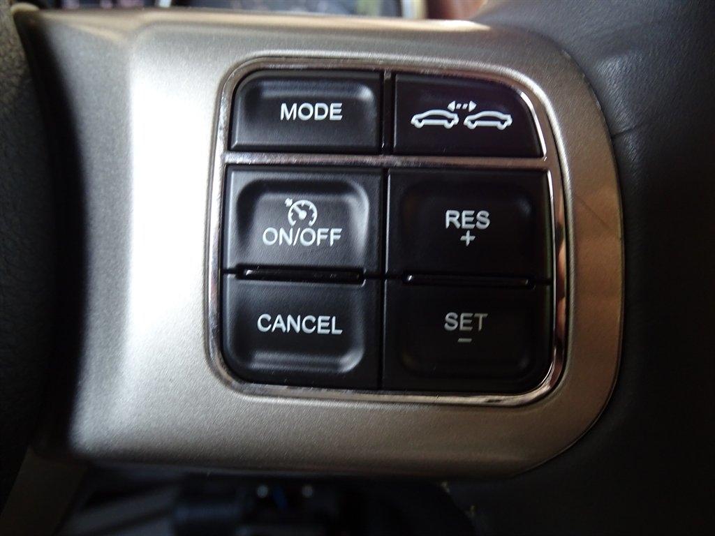 Jeep Grand Cherokee Overland 2WD 2013