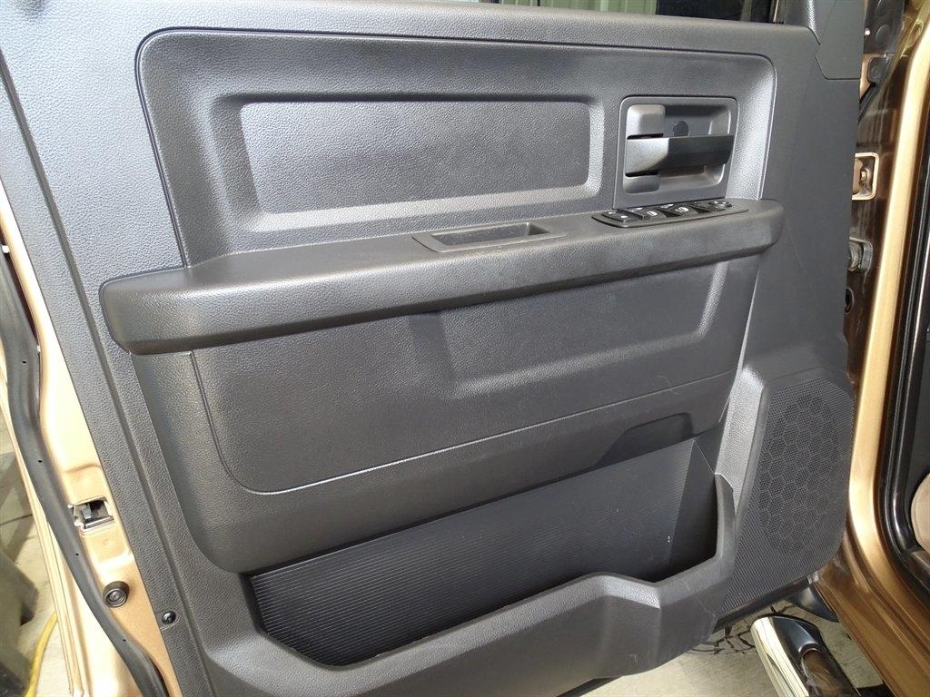 RAM 3500 ST Crew Cab SWB 4WD 2012