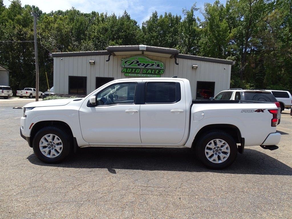 Nissan Frontier SV Crew Cab 4WD 2023