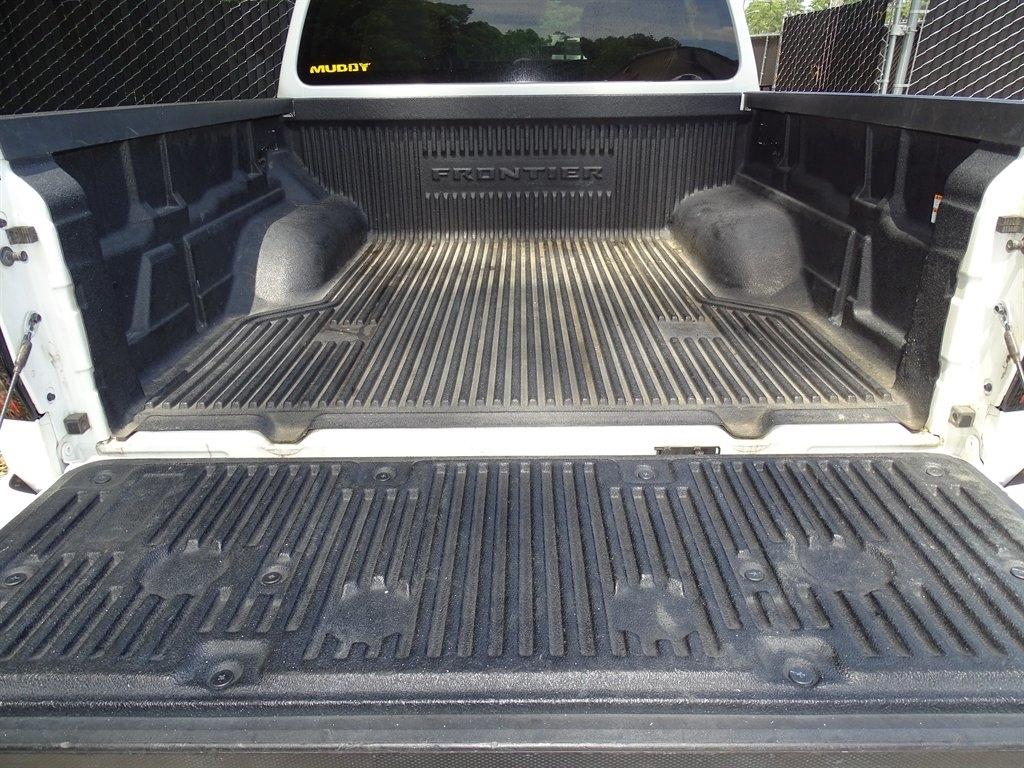 Nissan Frontier SV Crew Cab 4WD 2023