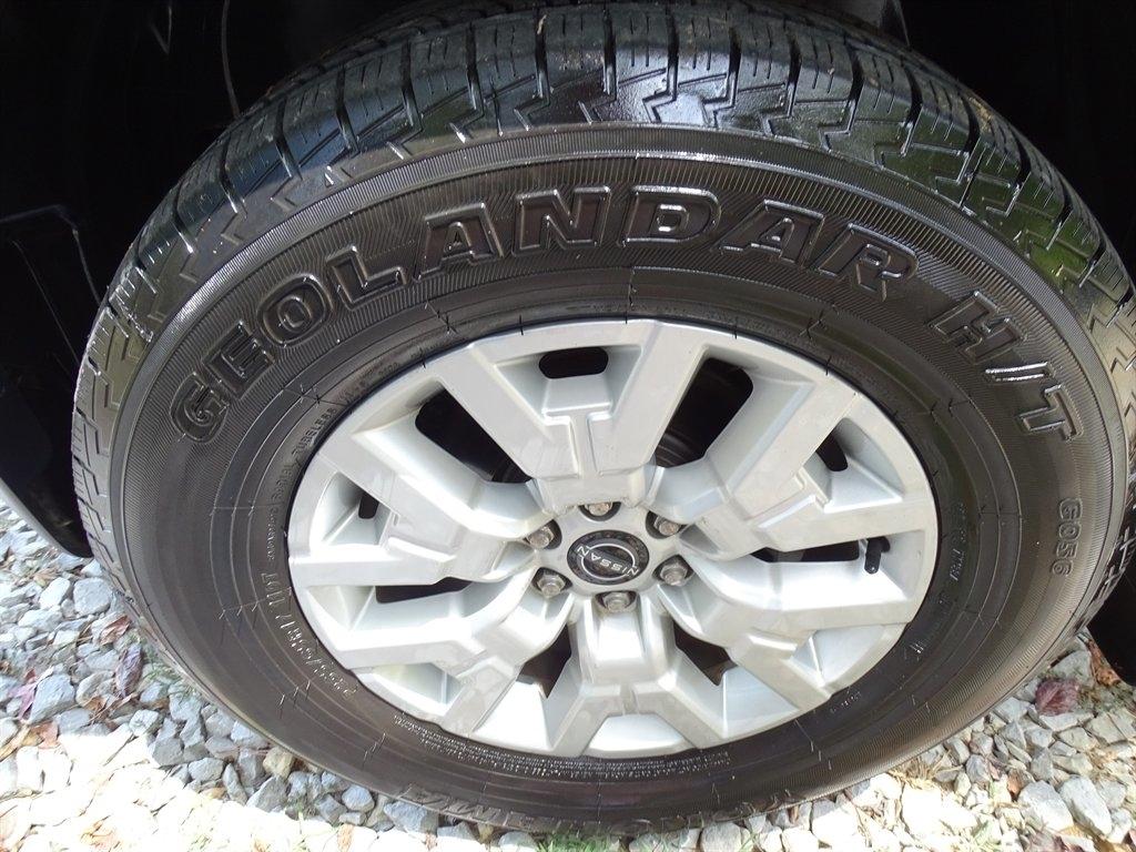 Nissan Frontier SV Crew Cab 4WD 2023