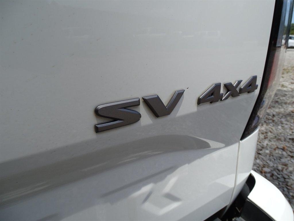 Nissan Frontier SV Crew Cab 4WD 2023