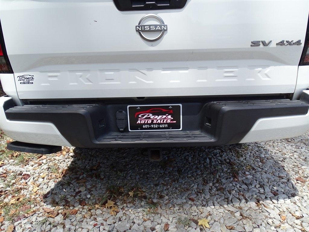 Nissan Frontier SV Crew Cab 4WD 2023