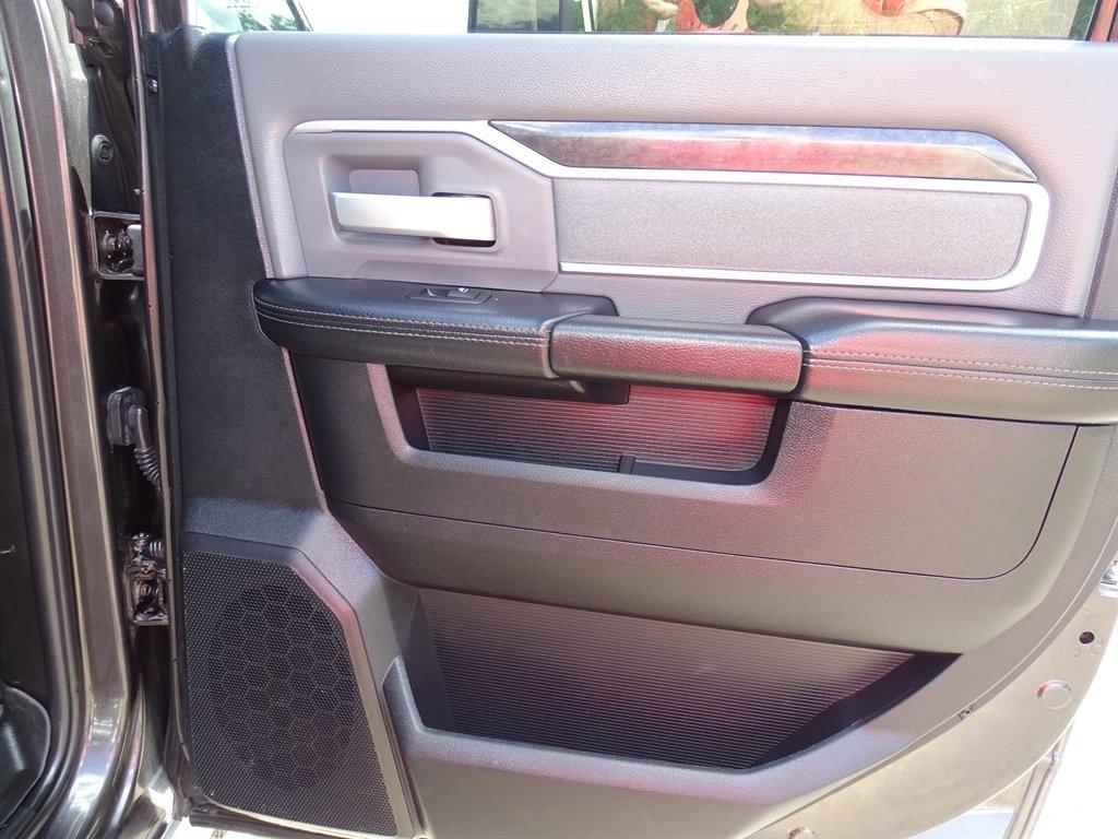 RAM 3500 Crew Cab 4WD DRW 2021