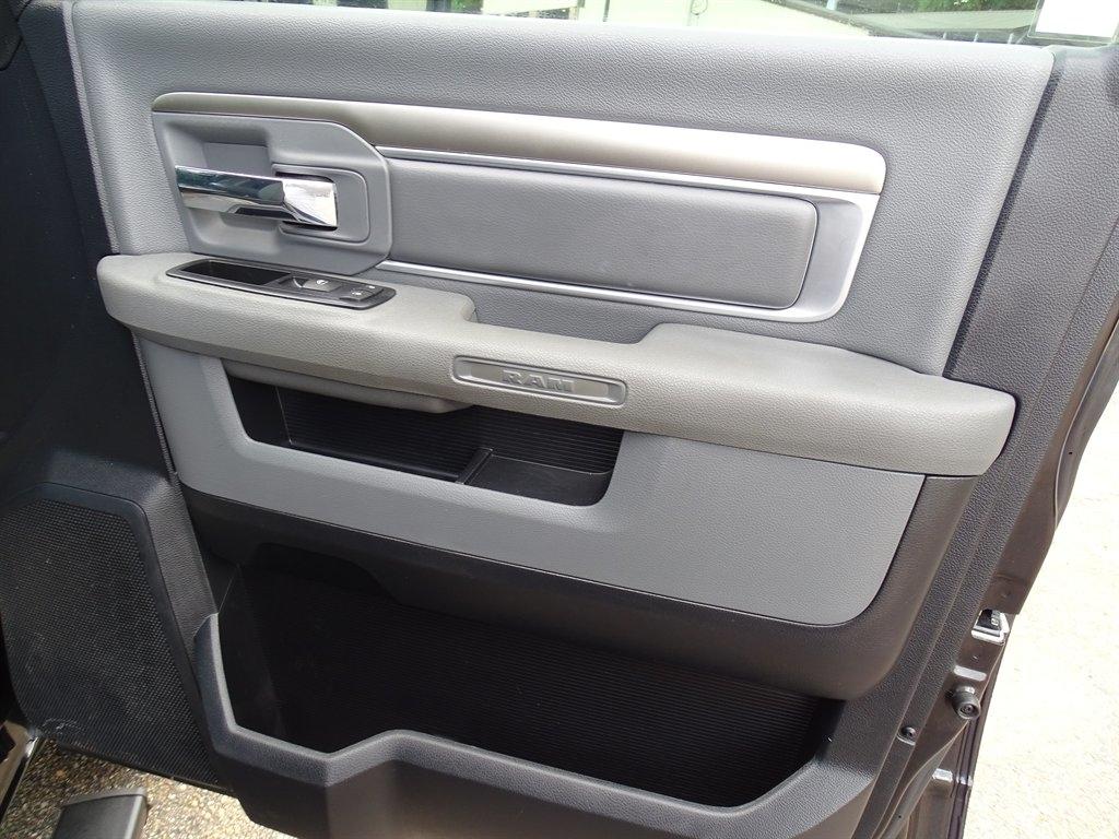 RAM 1500 SLT Crew Cab SWB 2WD 2015
