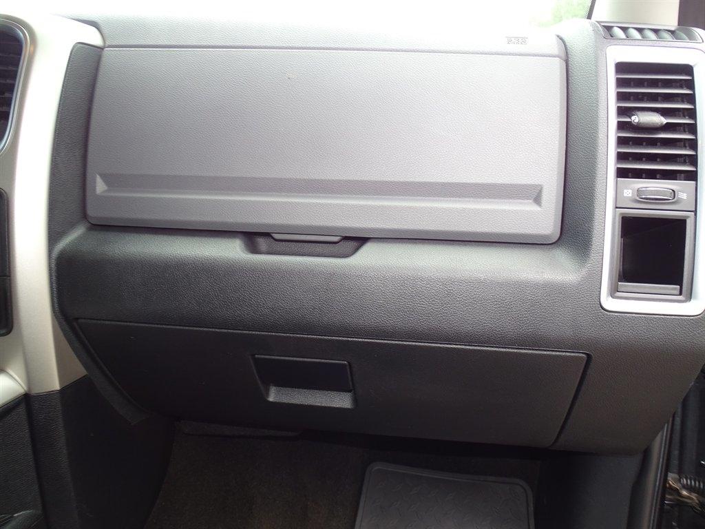 RAM 1500 SLT Crew Cab SWB 2WD 2015