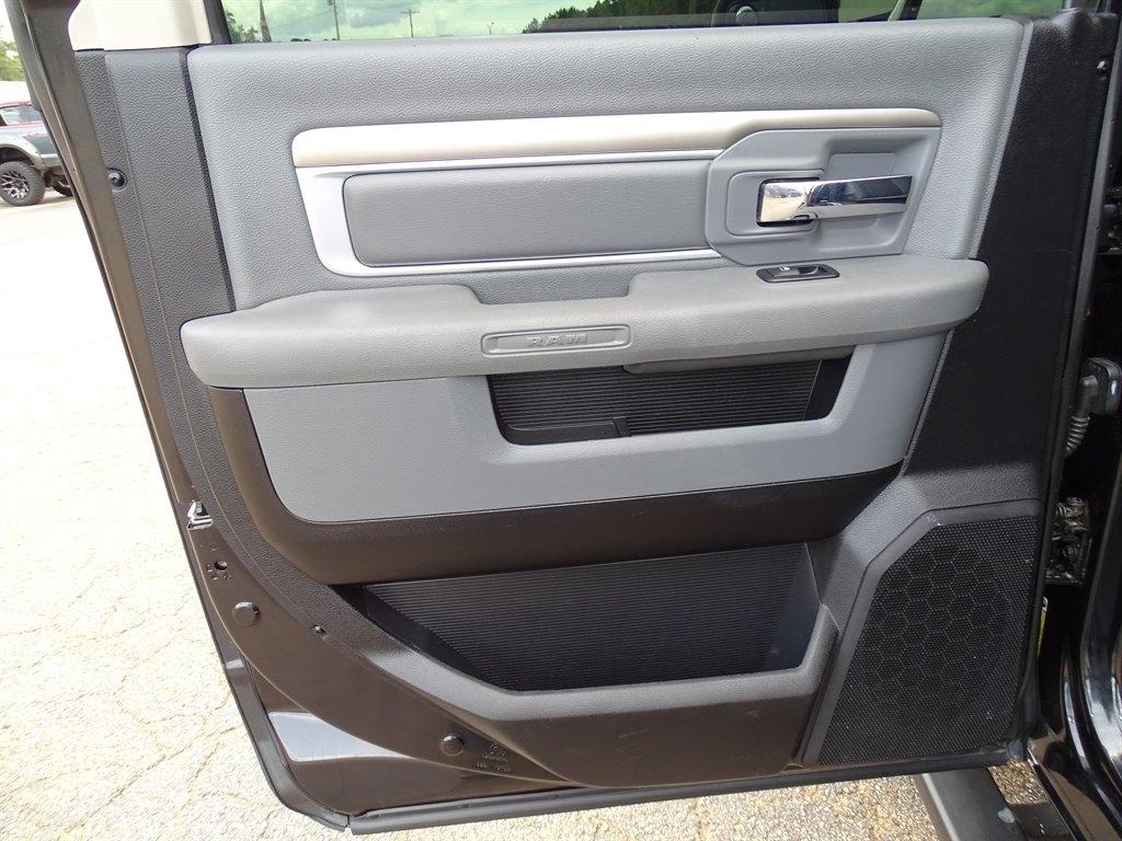 RAM 1500 SLT Crew Cab SWB 2WD 2015