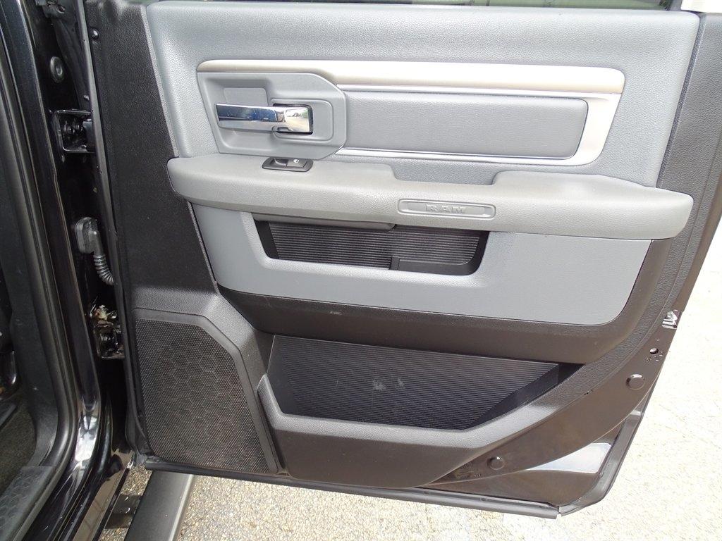 RAM 1500 SLT Crew Cab SWB 2WD 2015