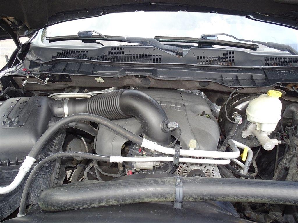RAM 1500 SLT Crew Cab SWB 2WD 2015