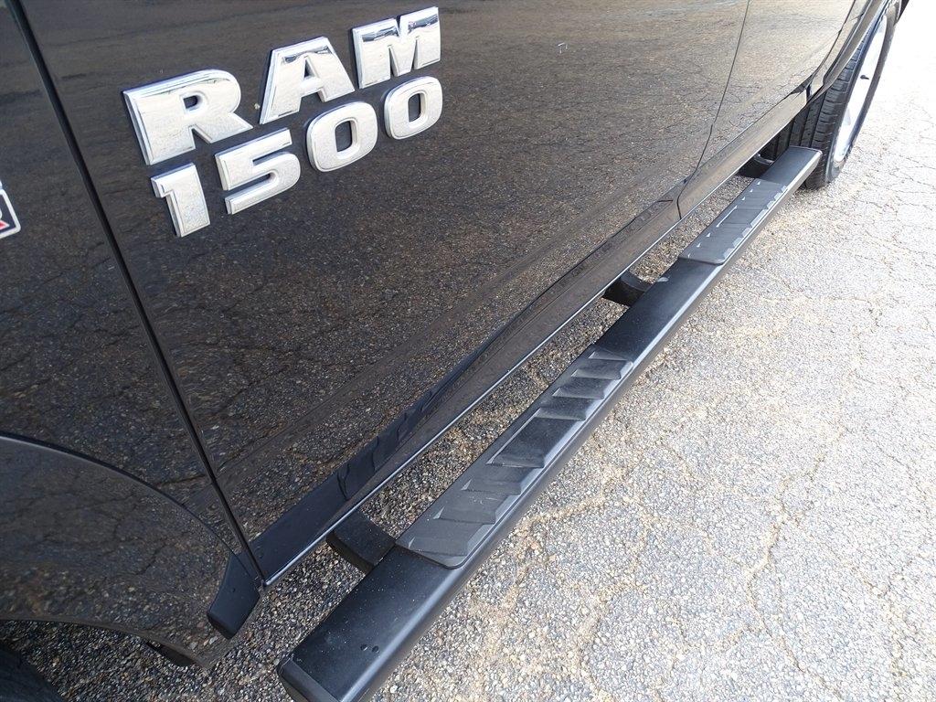 RAM 1500 SLT Crew Cab SWB 2WD 2015