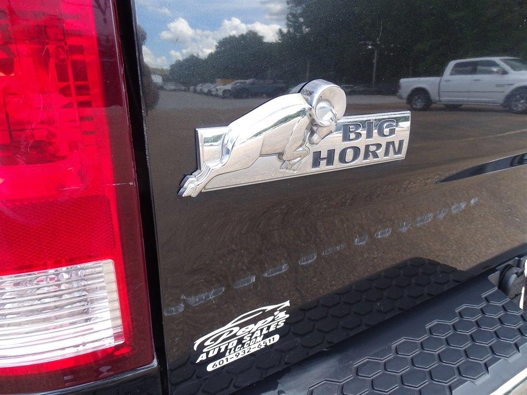 RAM 1500 SLT Crew Cab SWB 2WD 2015
