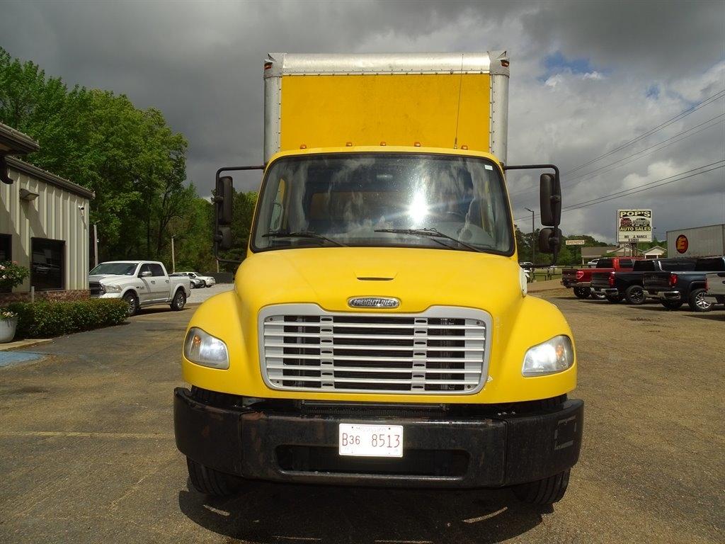 Freightliner M2 106  2014