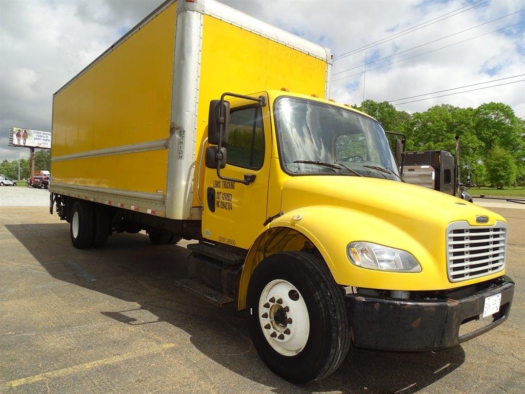 Freightliner M2 106  2014