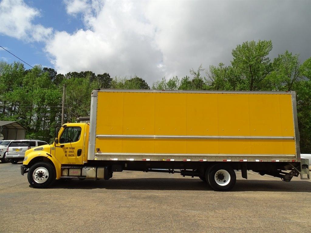 Freightliner M2 106  2014