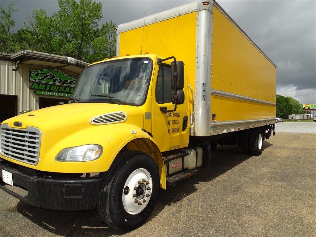 Freightliner M2 106  2014