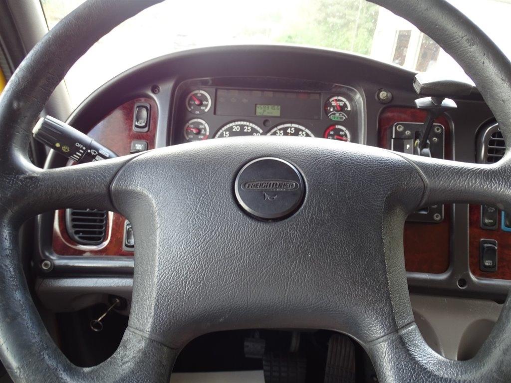 Freightliner M2 106  2014