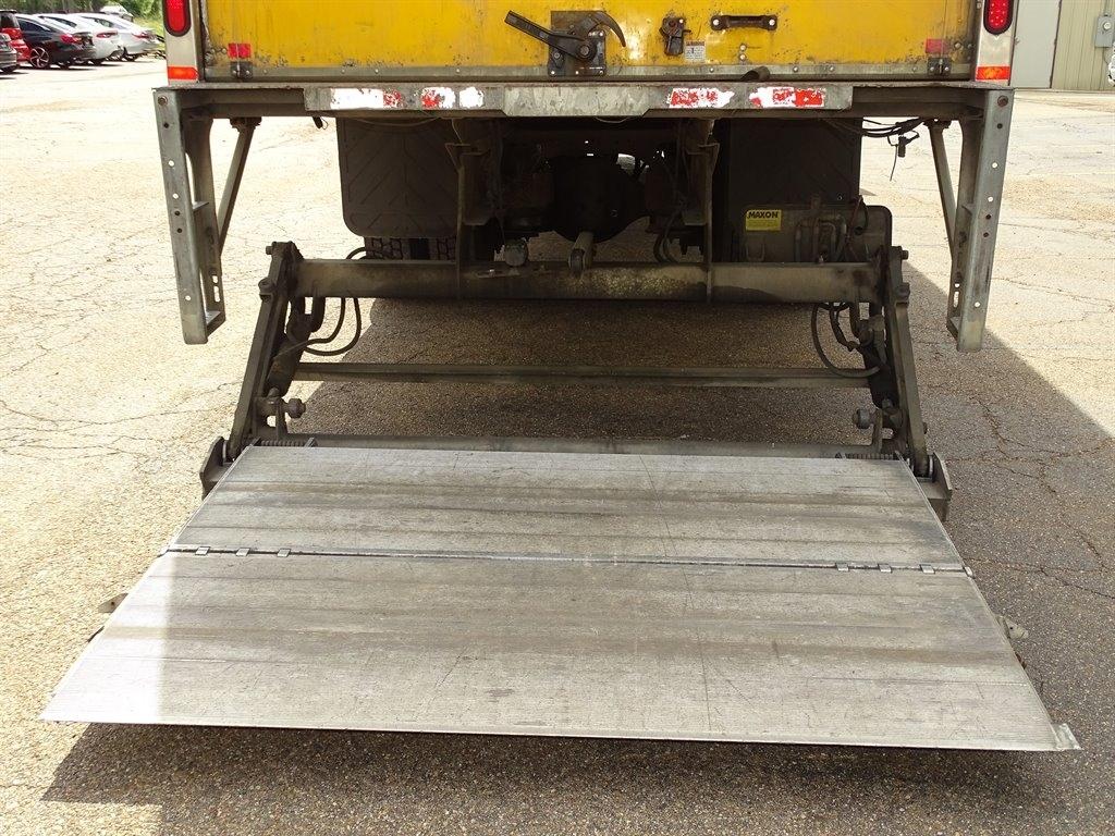 Freightliner M2 106  2014