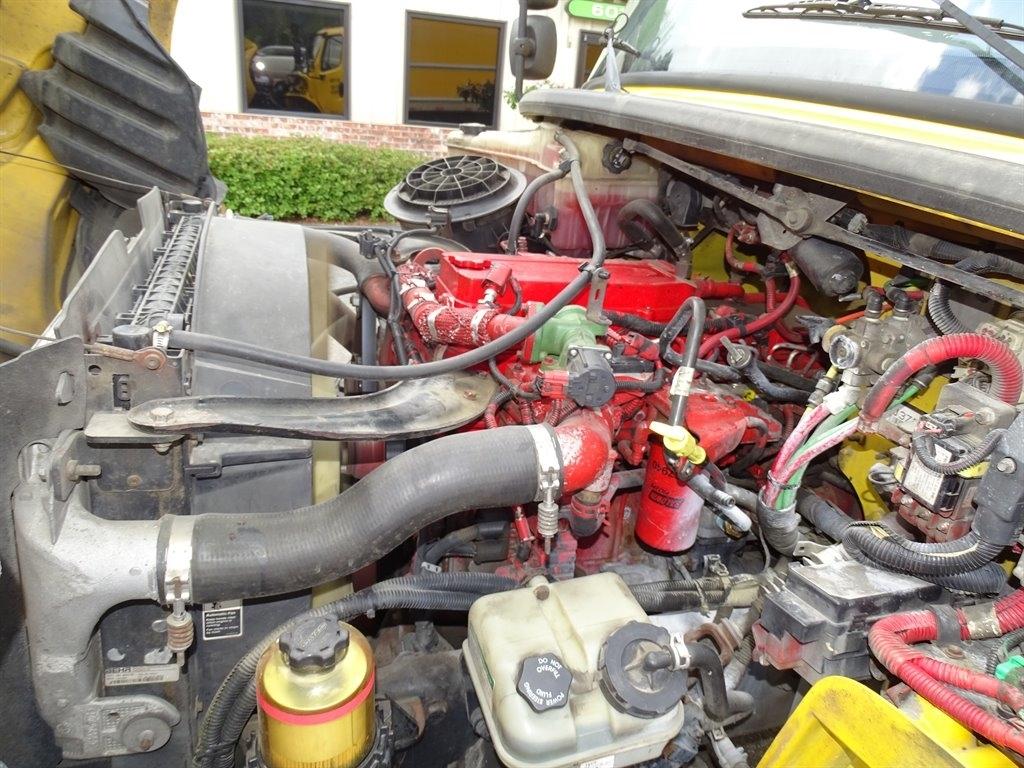 Freightliner M2 106  2014
