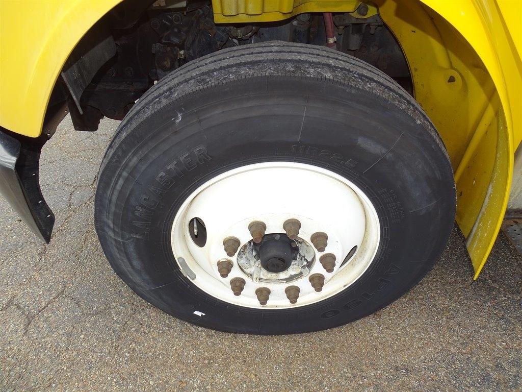 Freightliner M2 106  2014