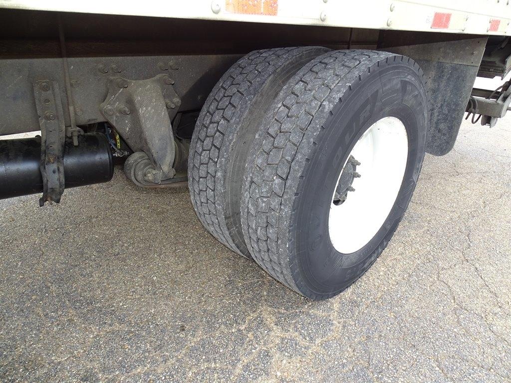 Freightliner M2 106  2014