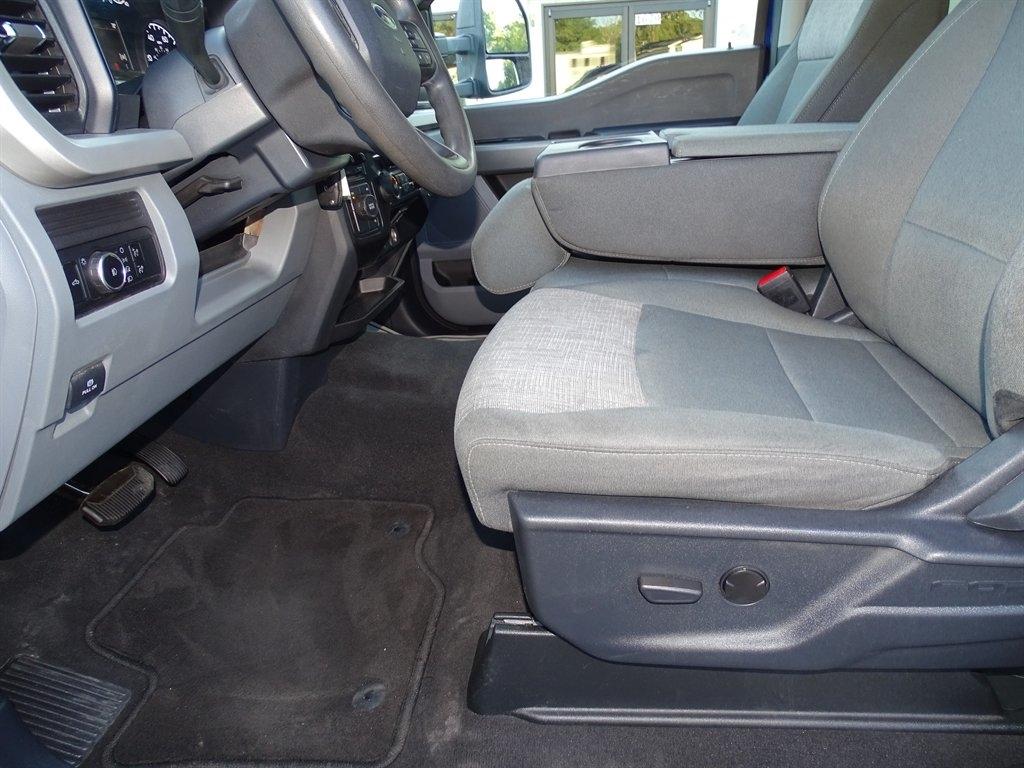 Ford F-350 SD XLT Crew Cab Long Bed DRW 4WD 2026