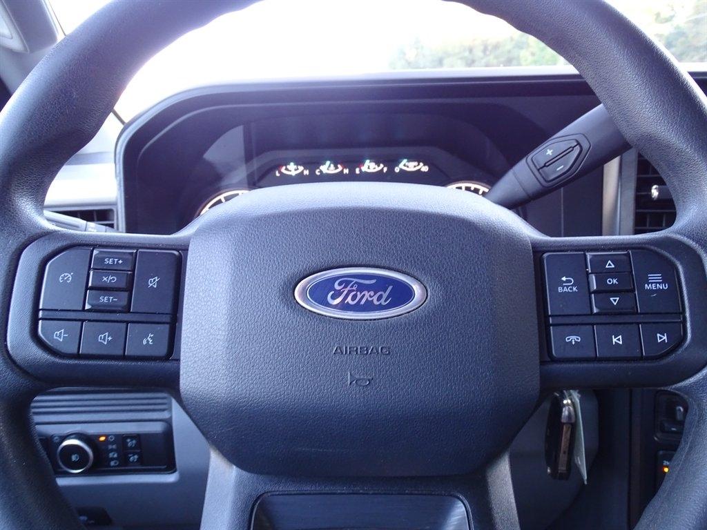 Ford F-350 SD XLT Crew Cab Long Bed DRW 4WD 2026