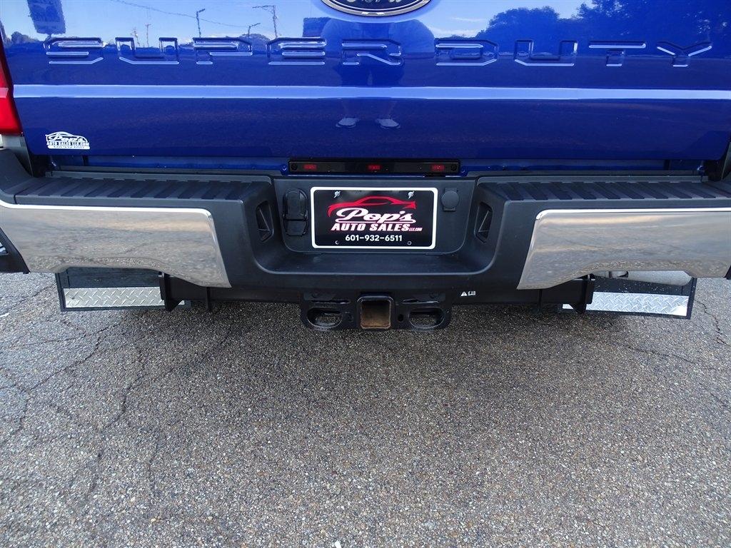 Ford F-350 SD XLT Crew Cab Long Bed DRW 4WD 2026
