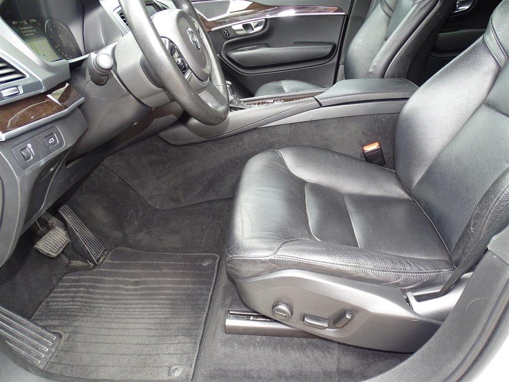 Volvo XC90 T6 Momentum AWD 2019