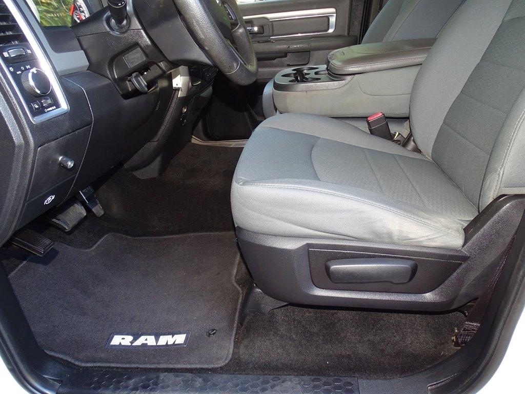 RAM 3500 SLT Crew Cab LWB 4WD DRW 2013