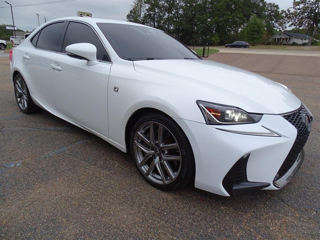 Lexus IS 300 RWD 2019