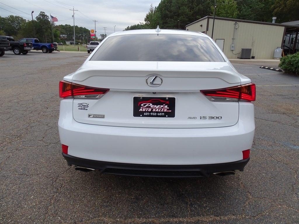 Lexus IS 300 RWD 2019