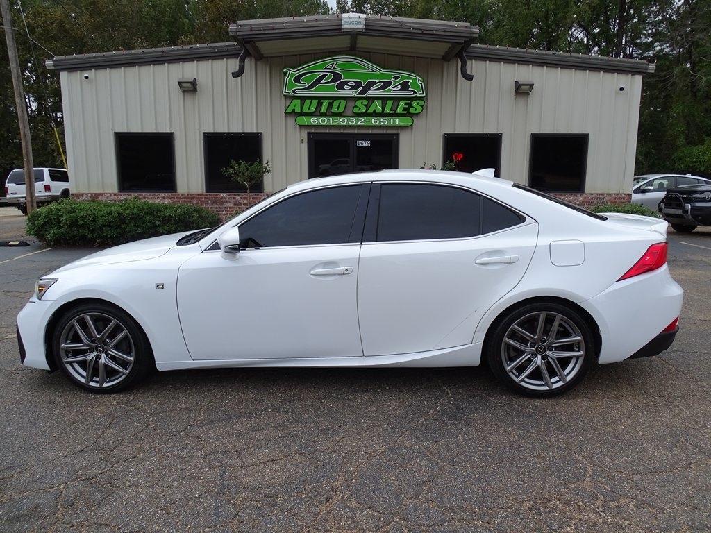 Lexus IS 300 RWD 2019