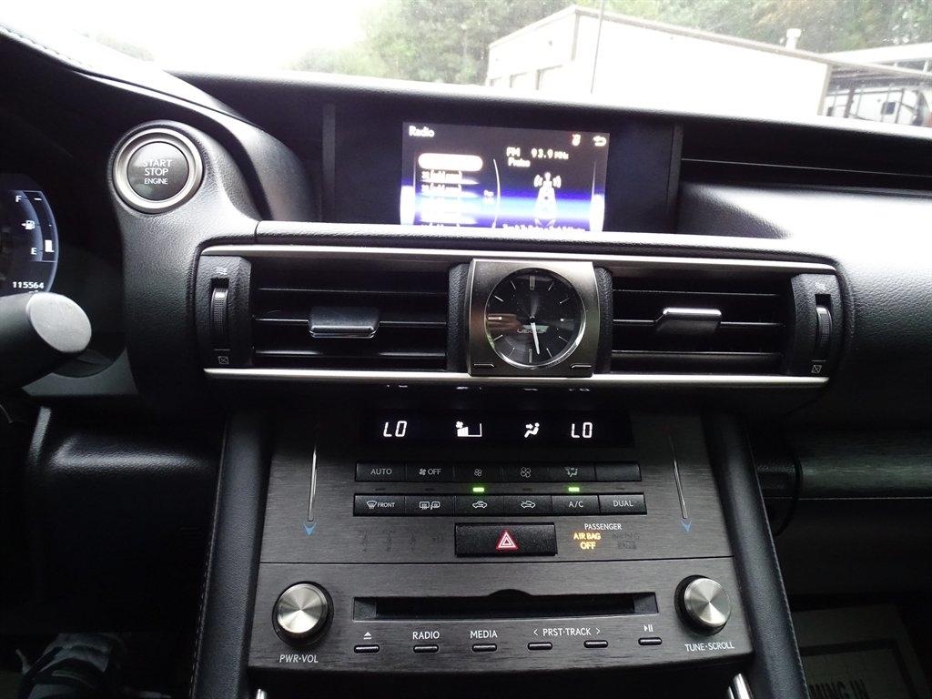 Lexus IS 300 RWD 2019