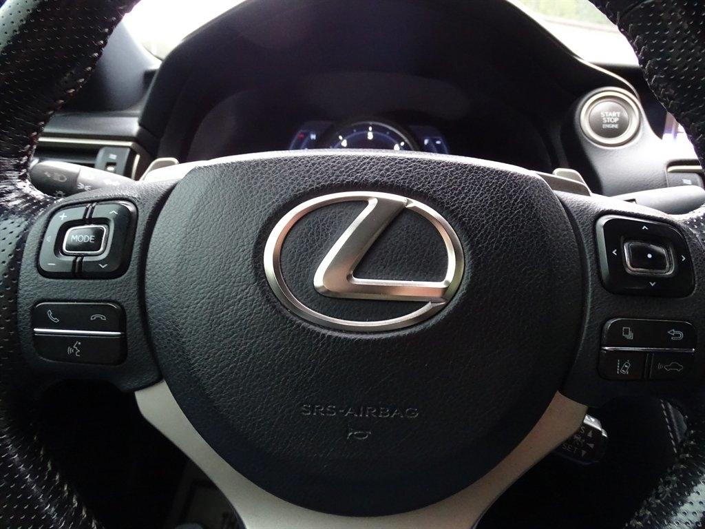 Lexus IS 300 RWD 2019