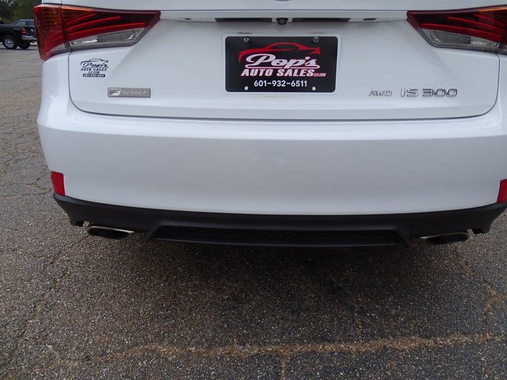 Lexus IS 300 RWD 2019