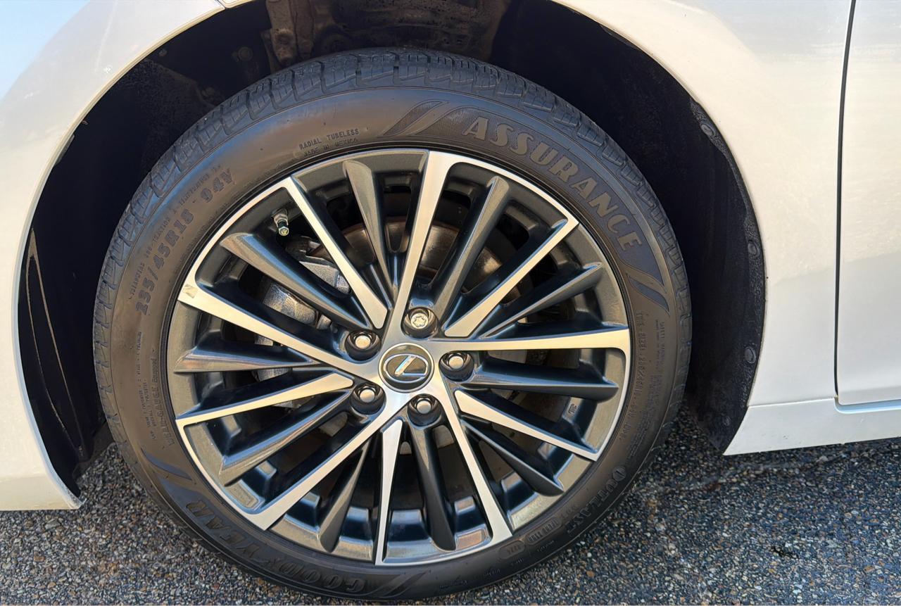 Lexus ES 250 Premium 2024