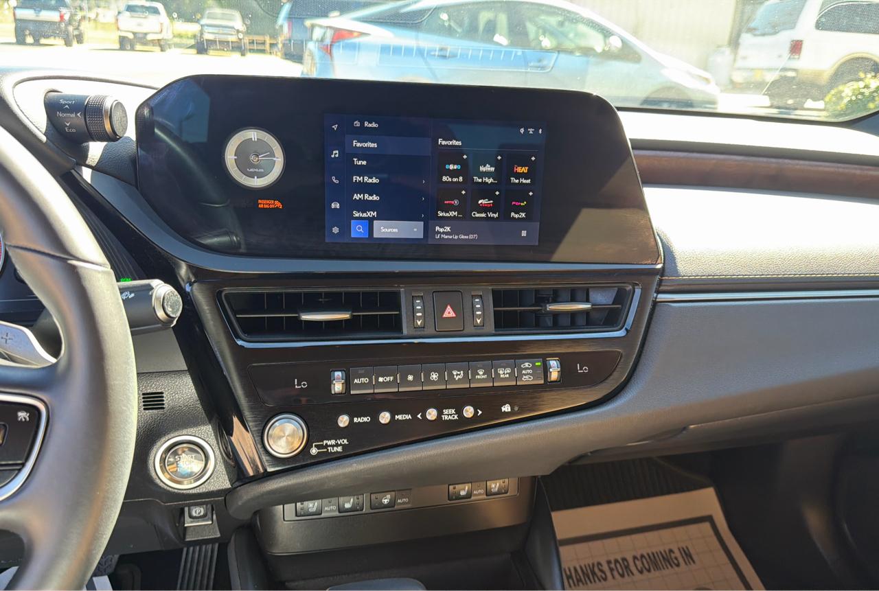 Lexus ES 250 Premium 2024