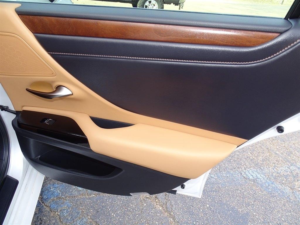 Lexus ES 250 Luxury AWD 2024