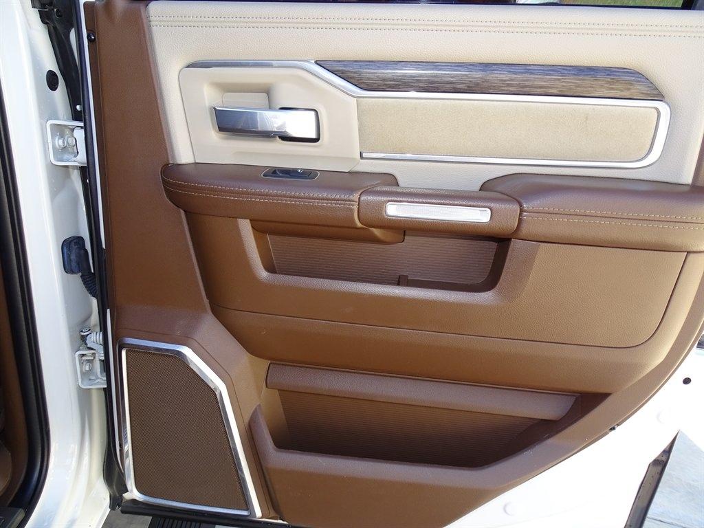 RAM 2500 Laramie Crew Cab SWB 4WD 2019