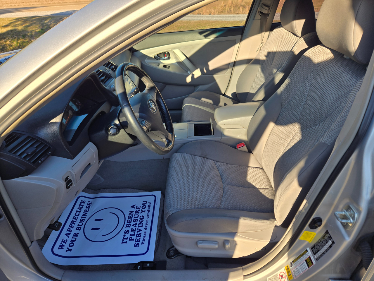 Toyota Camry SE 6-Spd AT 2011