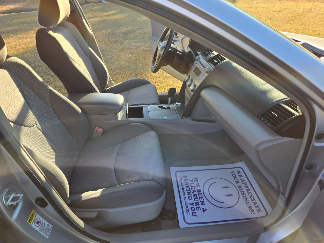 Toyota Camry SE 6-Spd AT 2011