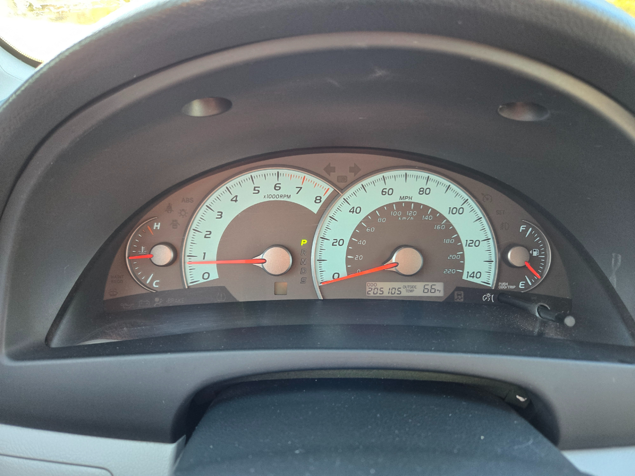 Toyota Camry SE 6-Spd AT 2011