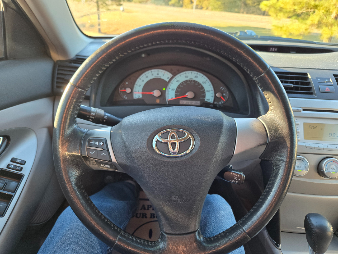 Toyota Camry SE 6-Spd AT 2011