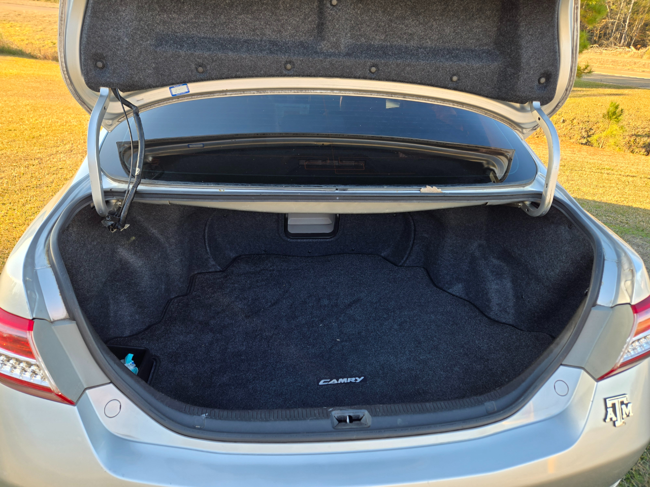 Toyota Camry SE 6-Spd AT 2011