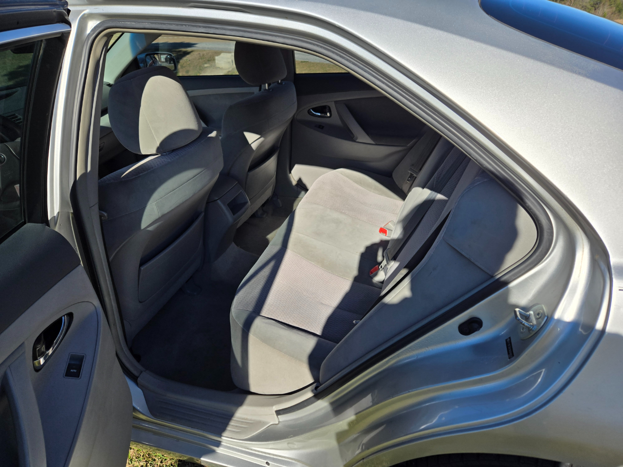 Toyota Camry LE 4D Sedan 2010