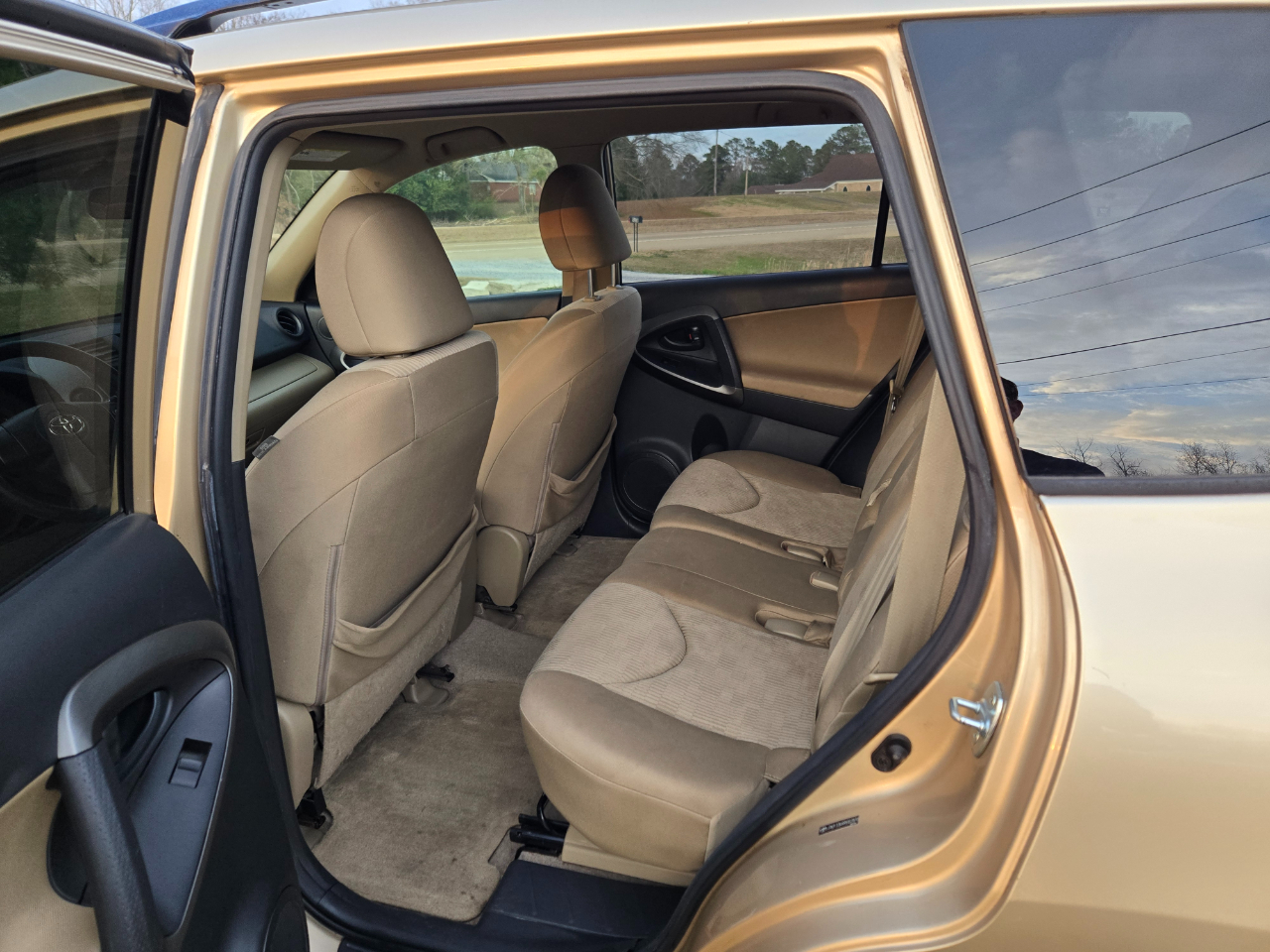 Toyota RAV4 Base I4 2WD 2009