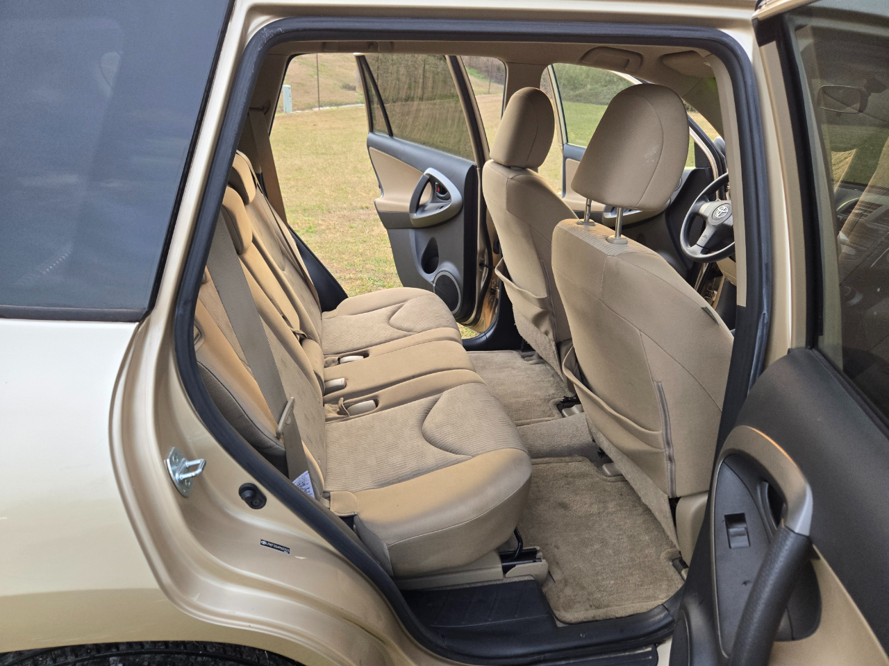 Toyota RAV4 Base I4 2WD 2009