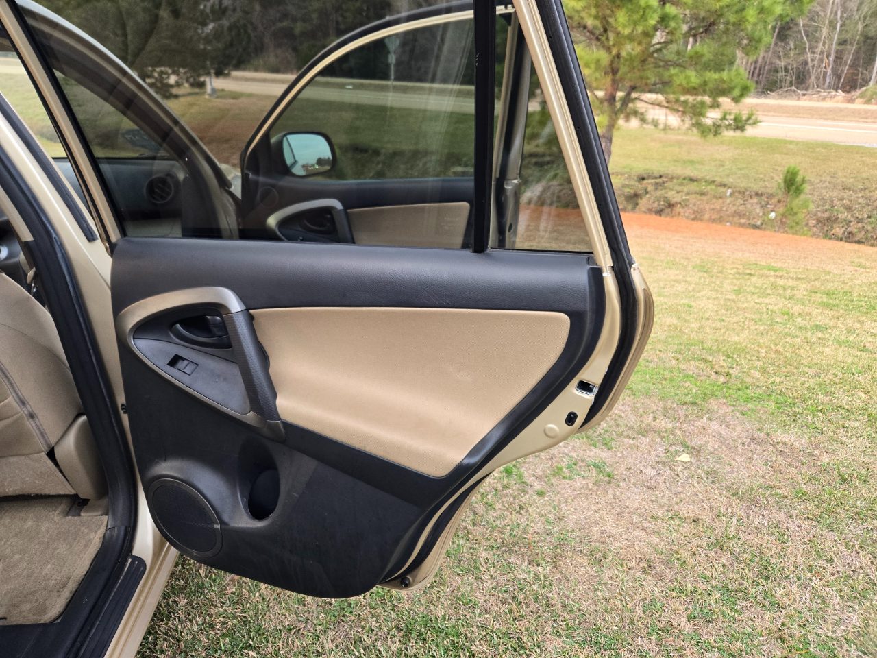 Toyota RAV4 Base I4 2WD 2009